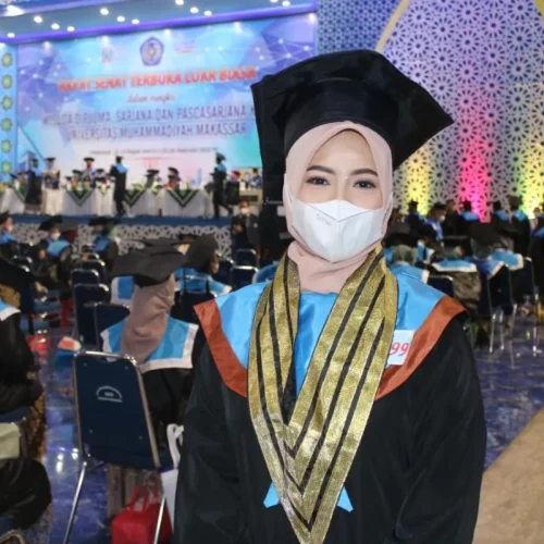 Nur-Muliasari-Wisudawan-Terbaik-Unismuh-e1645602834238